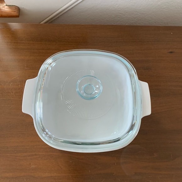 Corningware White Casserole Dish with Clear Glass Lid - Picture 2 of 5